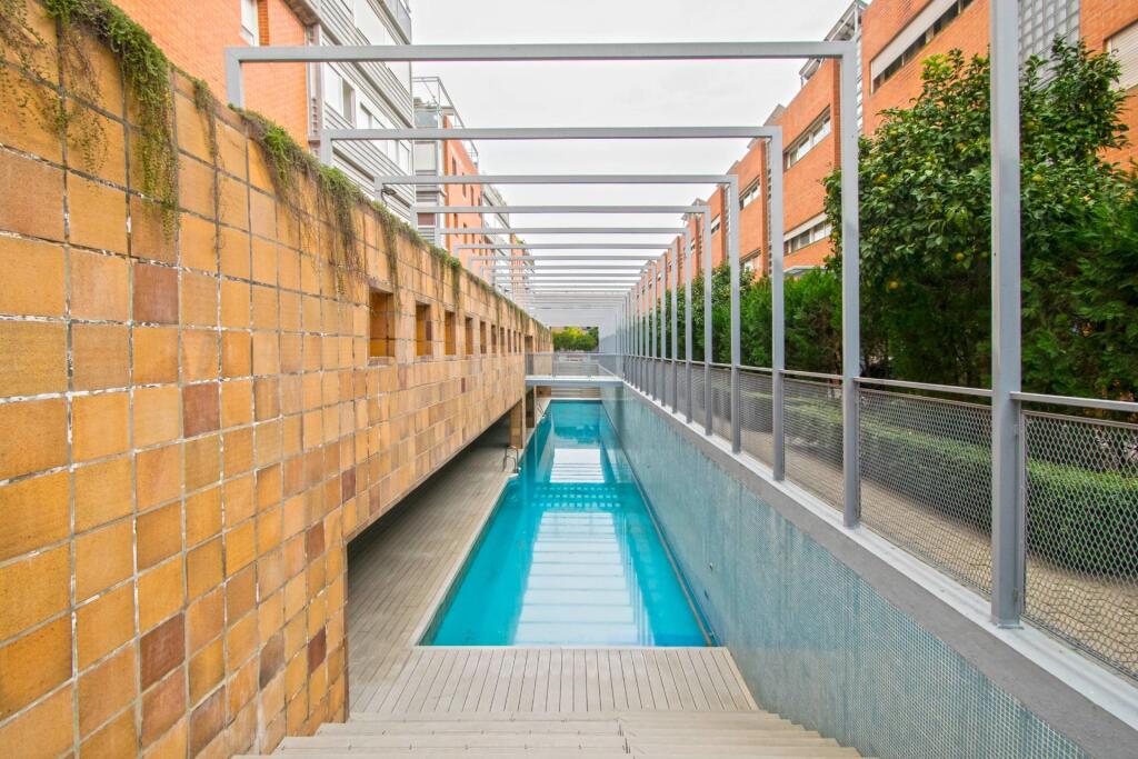 ¡gran piso en venta en los bermejales! foto grande (2)