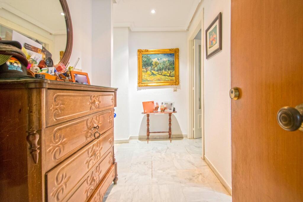 ¡gran piso en venta en los bermejales! foto grande (3)