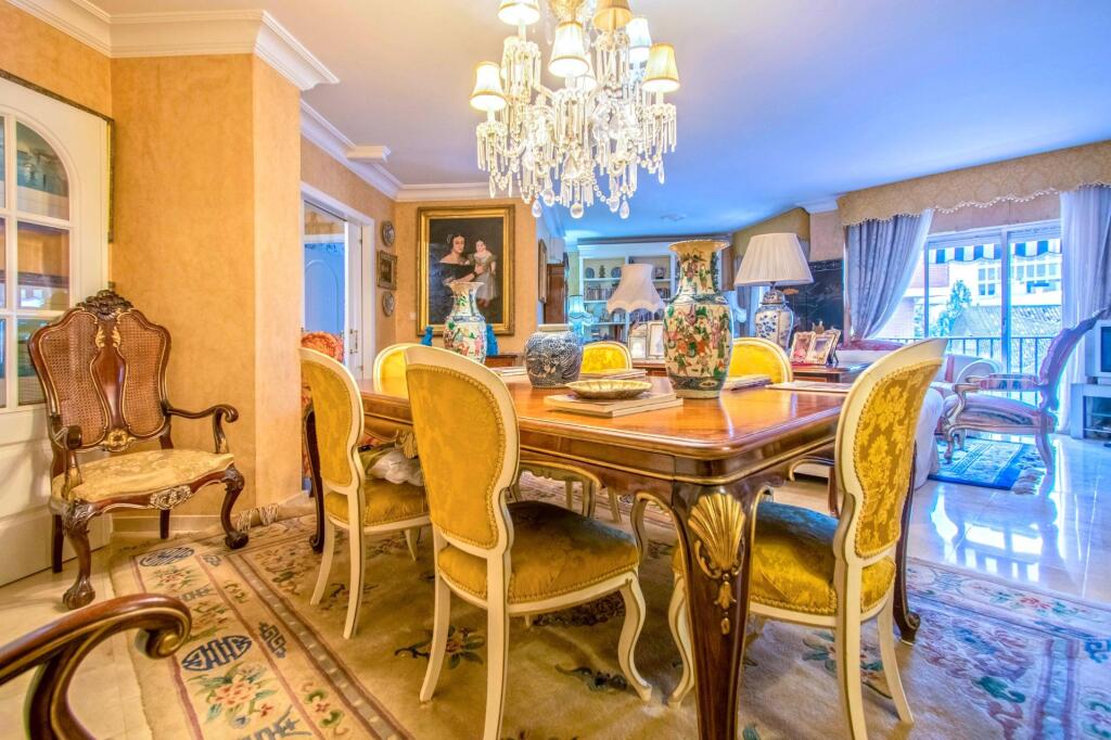 espectacular vivienda junto avenida luis montoto!! foto grande (3)