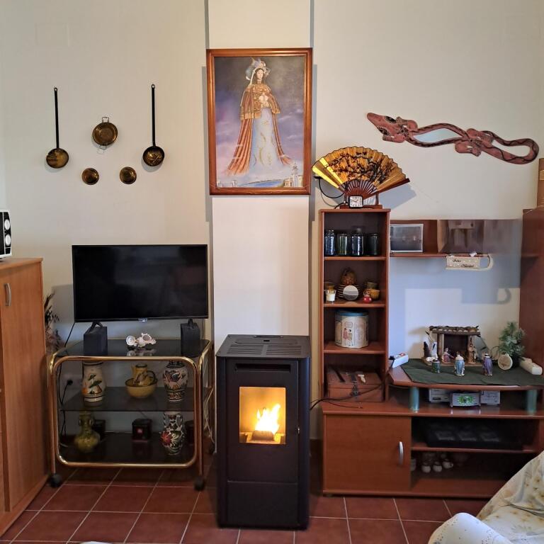 bonito apartamento en el pedroso, frente club social!! foto grande (3)