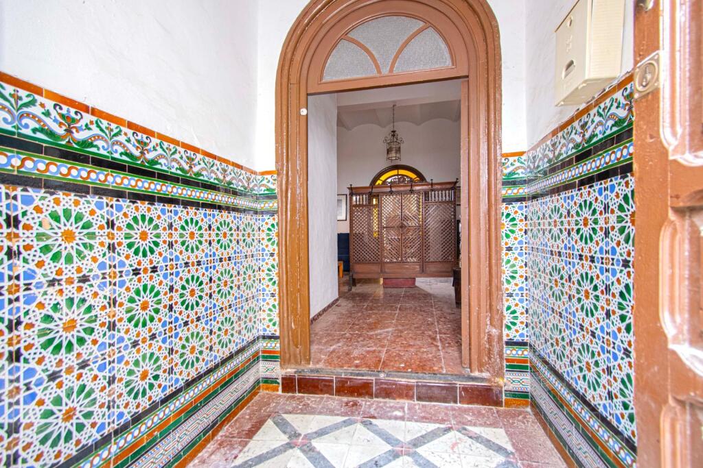 gran casa de pueblo en el centro de utrera!! foto grande (2)