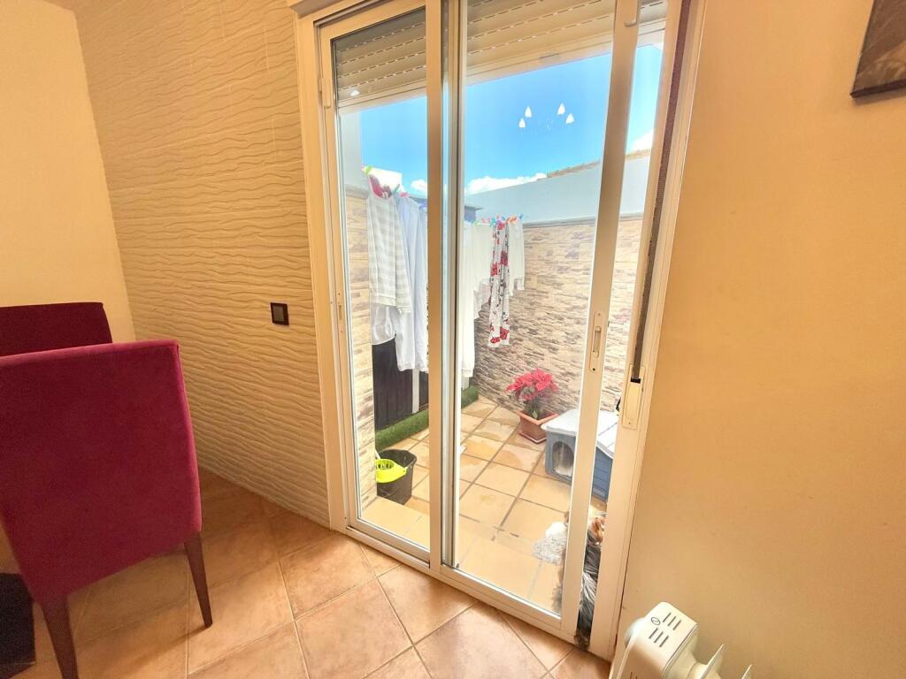 adosado en venta en el centro de chiclana foto grande (3)