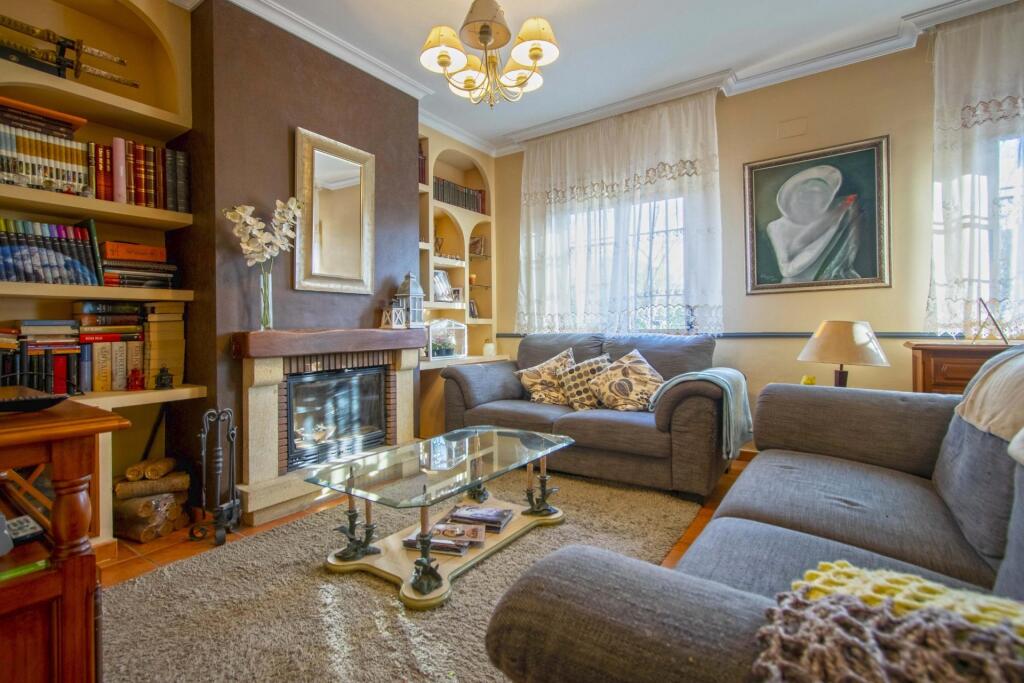 magnífica vivienda pareada en alcalá de guadaira!!! foto grande (2)