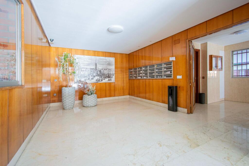fantástico piso en puerta este1 con plaza de garaje!! foto grande (2)