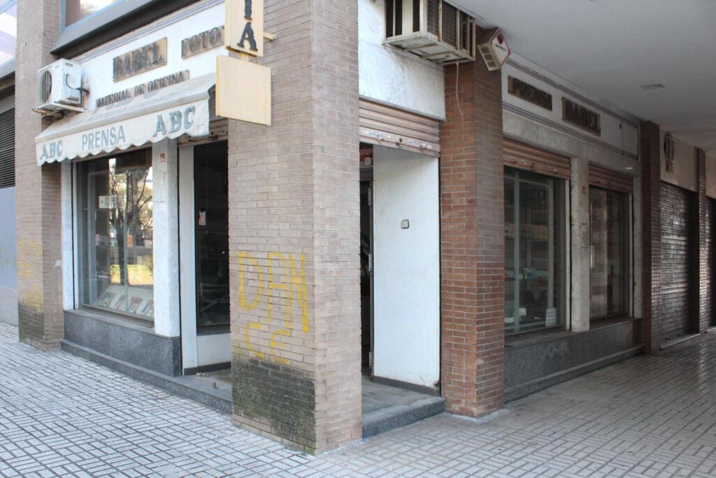Foto local comercial en venta en sevilla sevilla
