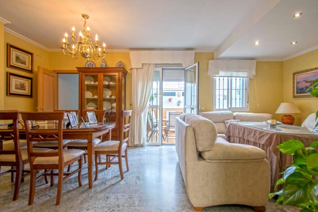 gran vivienda adosada en gines, junto avenida de europa!!! foto grande (3)