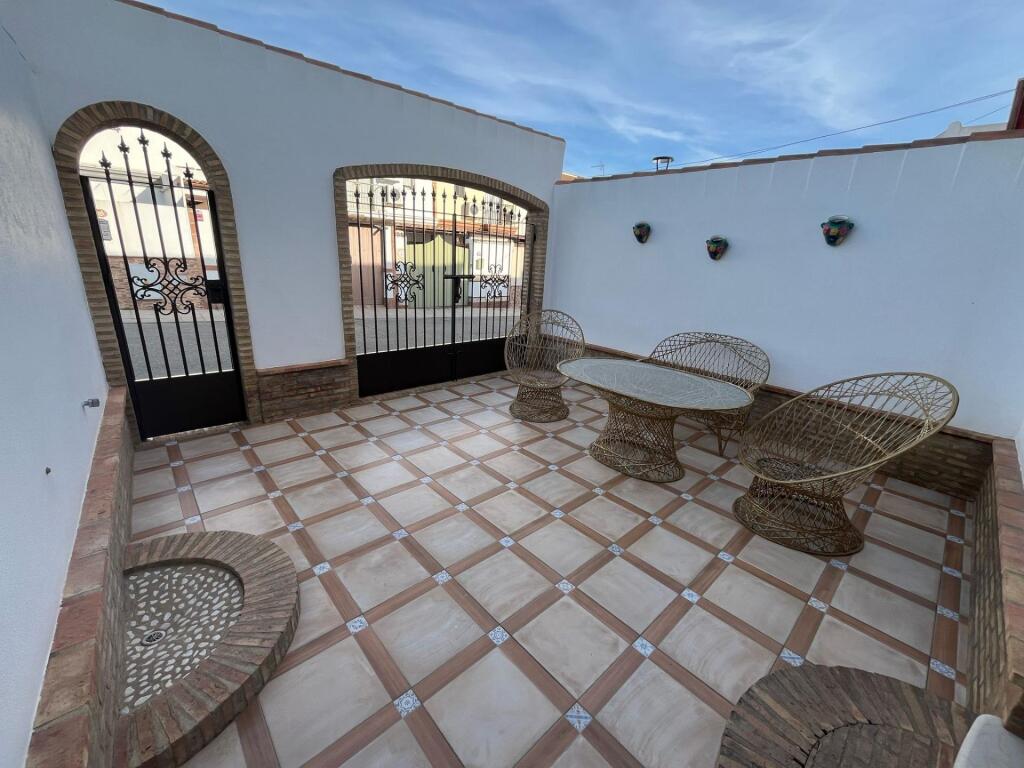 Pila lavadero  de segunda mano - Gran vivienda adosada en Pilas, junto Plaza de Las Carreritas!!!