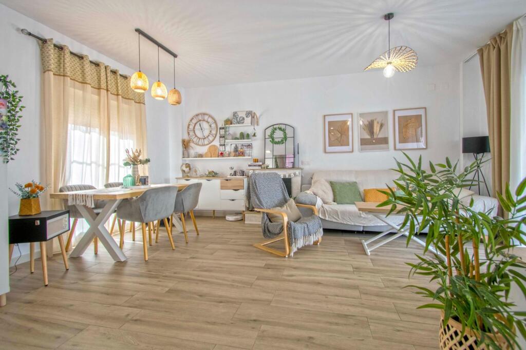gran vivienda adosada en bormujos, junto polideportivo municipal!!! foto grande (2)