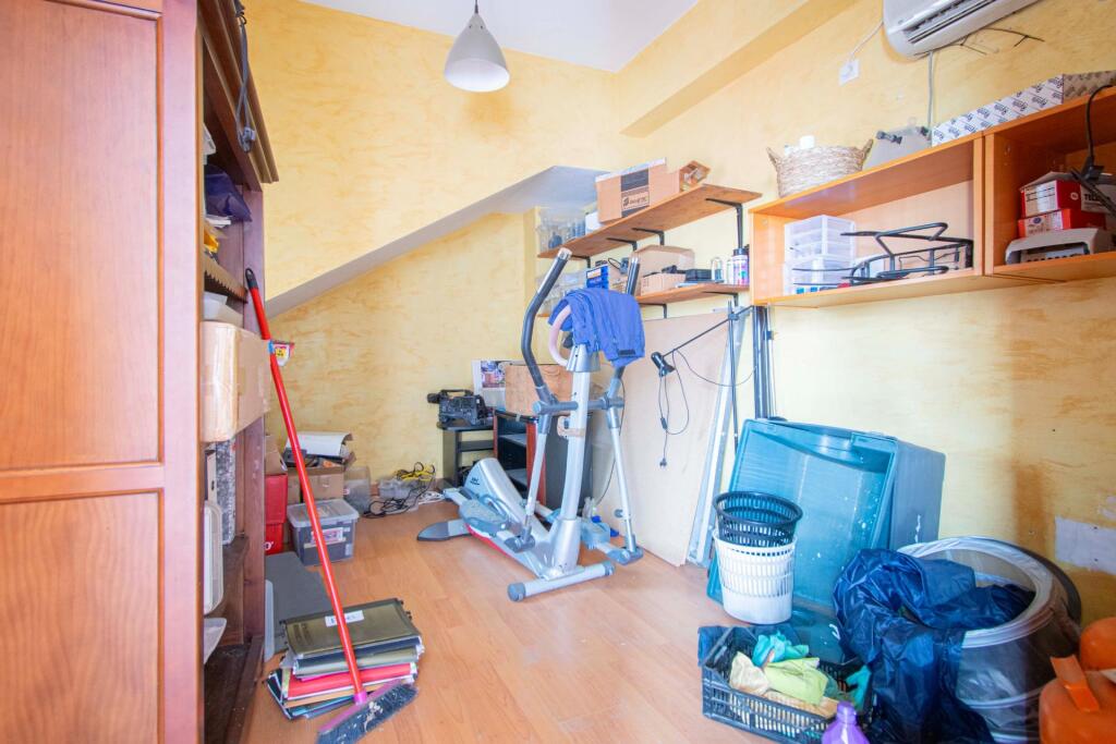 local comercial en venta en tomares foto grande (2)