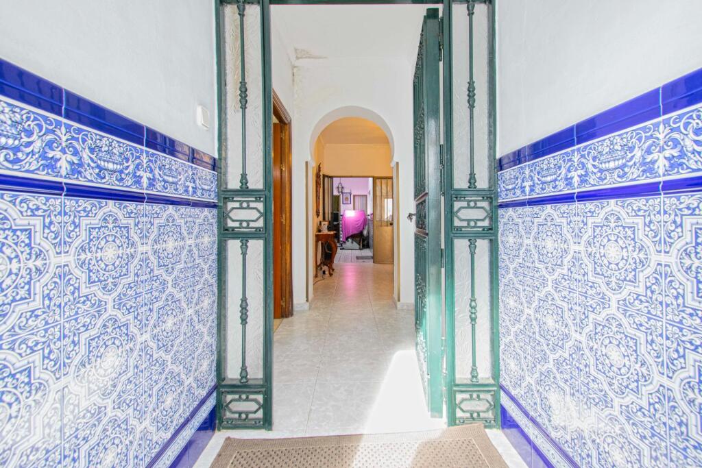 fantástica casa en la zona centro de carmona!! foto grande (3)