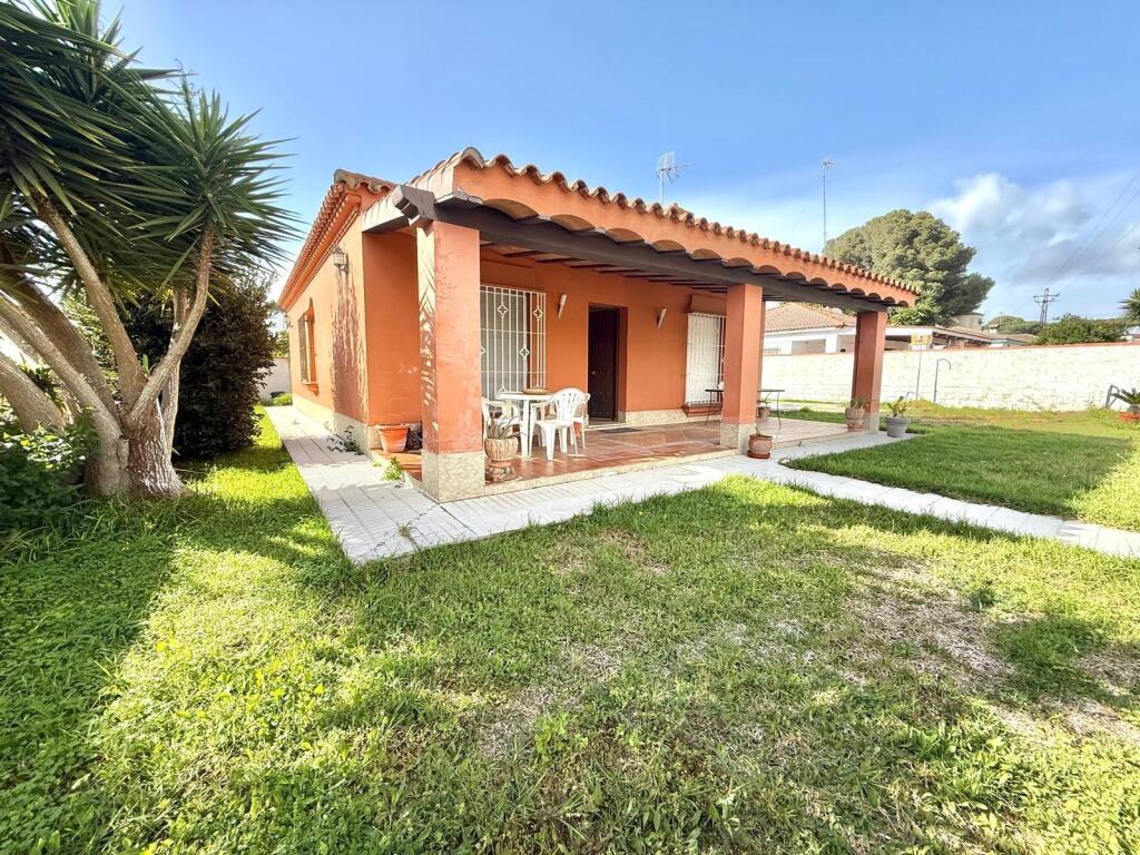 parcela de 966 m2 con dos casas en c/ helenio, playa de la barrosa foto grande (3)