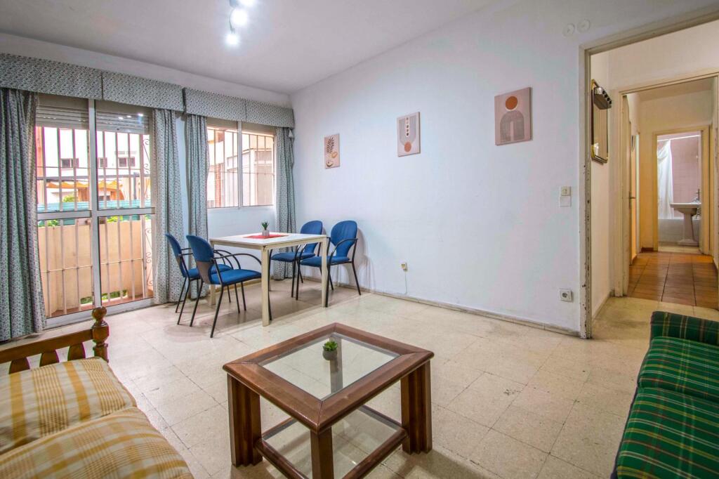 magnífico piso junto san bernardo para reformar con terraza y patio!! foto grande (2)