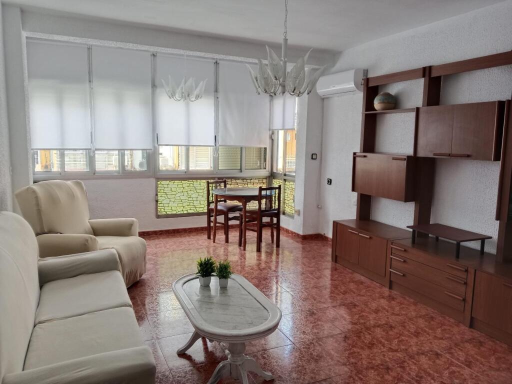 Foto gran vivienda en alquiler en carretera de carmona!!!