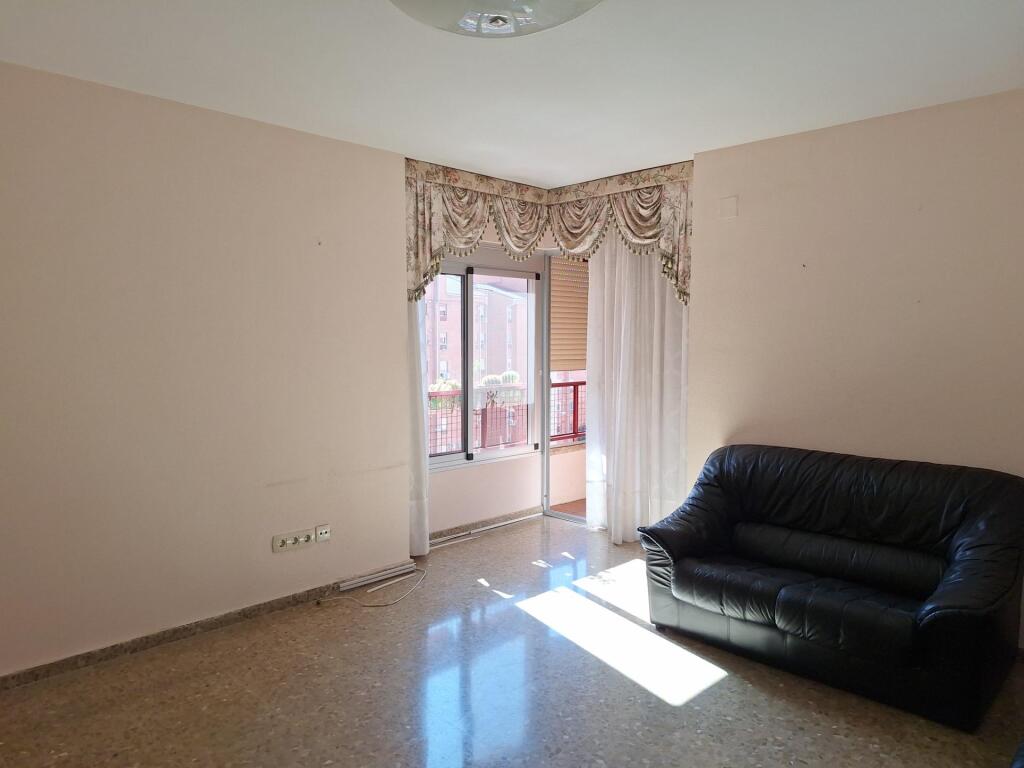 fantástico piso a escasos metros de la avda. alcalde luis uruñuela!! foto grande (2)