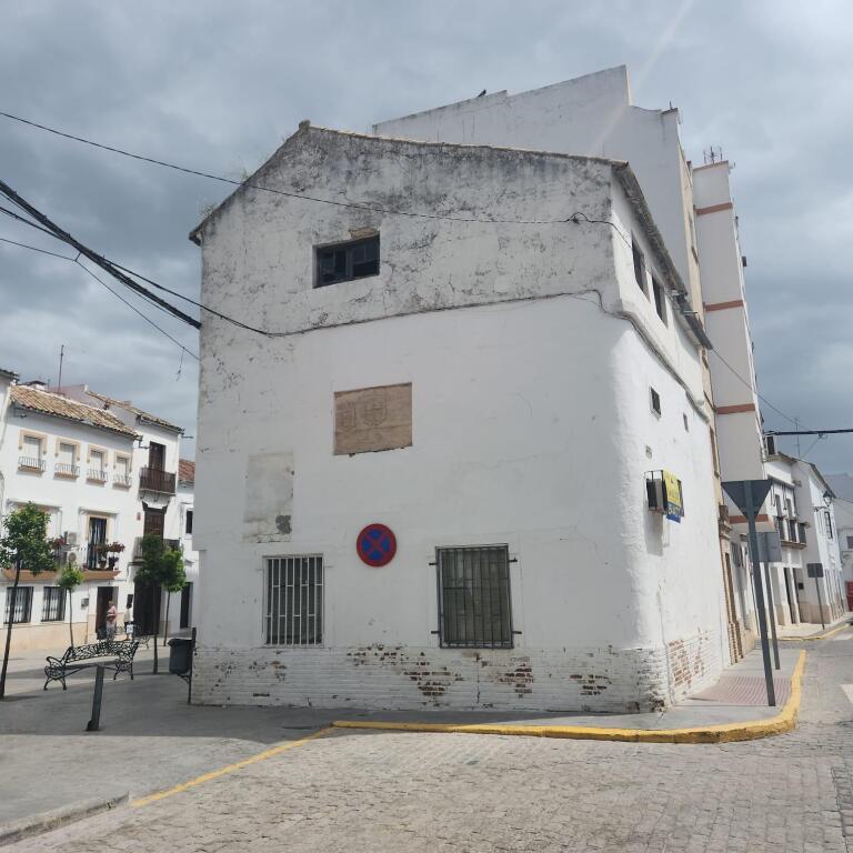 gran oportunidad!!! casa para reformar en écija, muy cerca del palacio de benamejí!! foto grande (2)