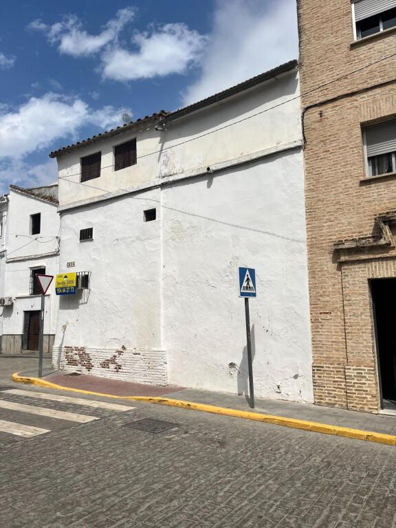 gran oportunidad!!! casa para reformar en écija, muy cerca del palacio de benamejí!! foto grande (3)
