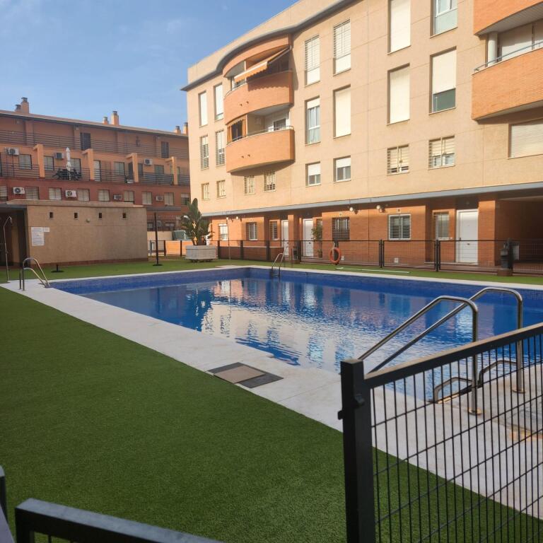 Foto gran piso en alquiler en cardenal ilundain con plaza de garaje, trastero y piscina!!