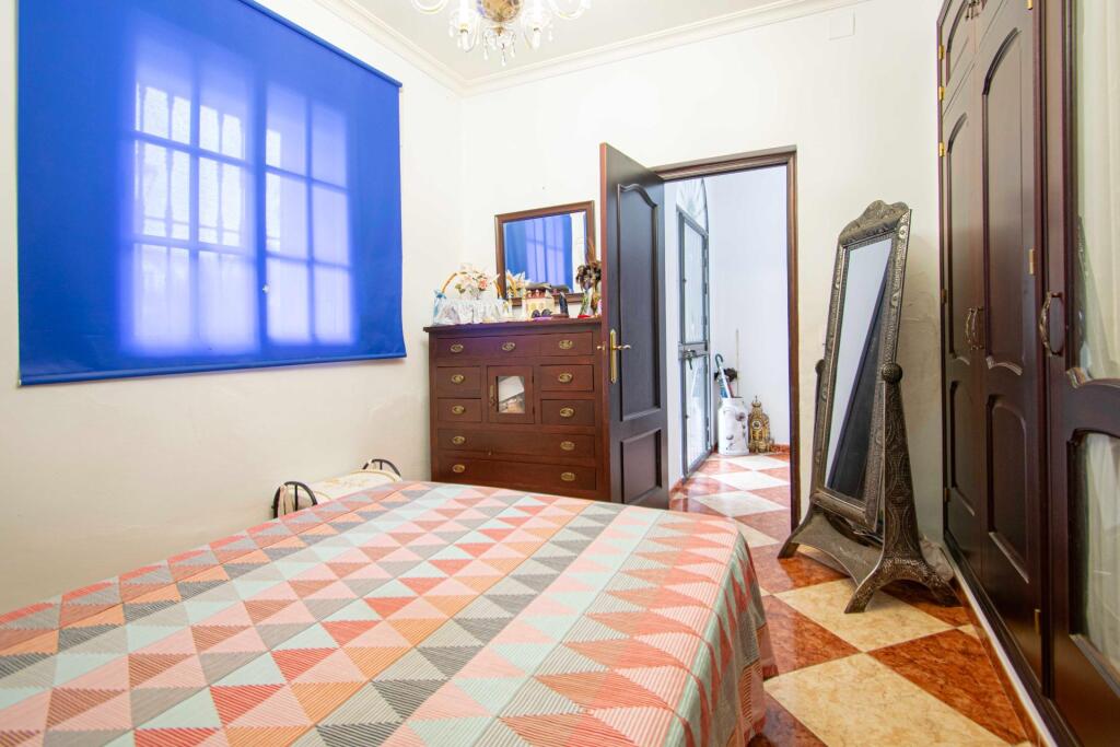 Chalet adosado en Santiponce - foto 10