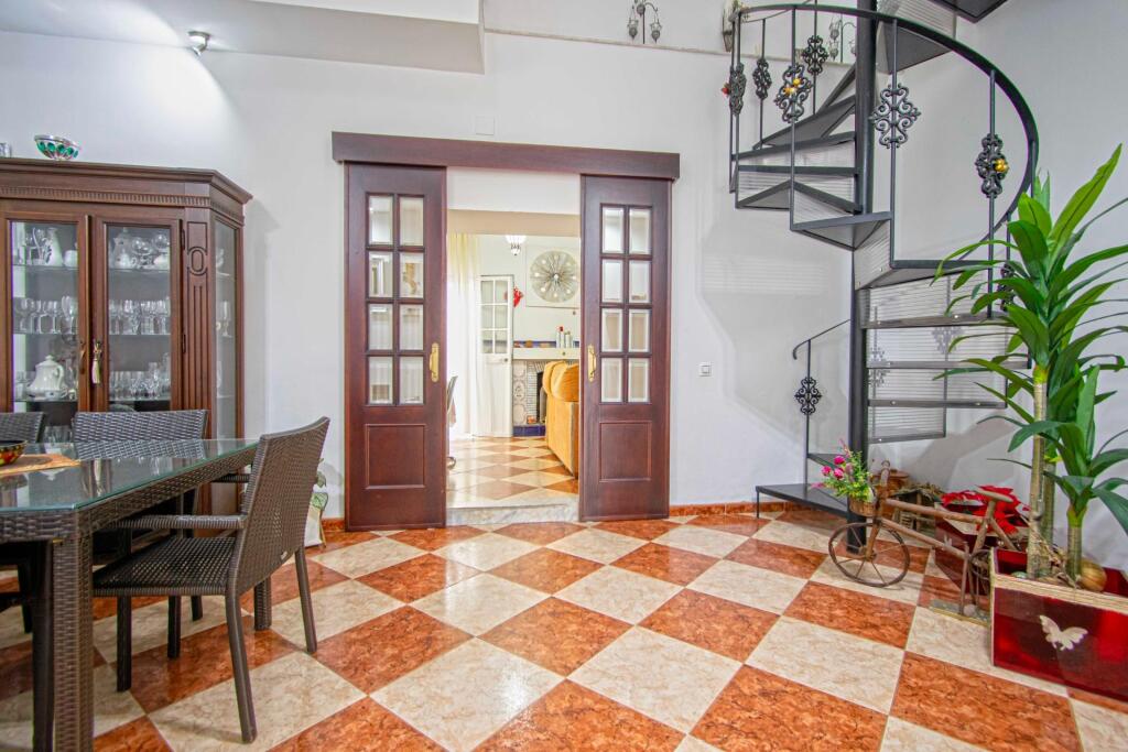 Chalet adosado en Santiponce - foto 11