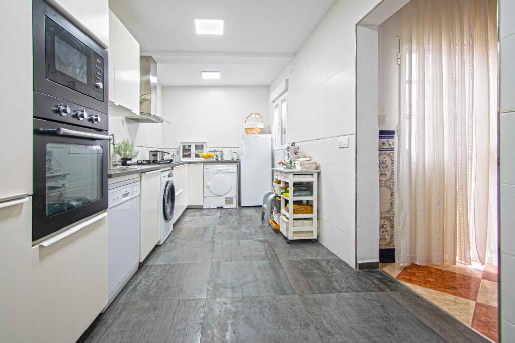 Chalet adosado en Santiponce - foto 2