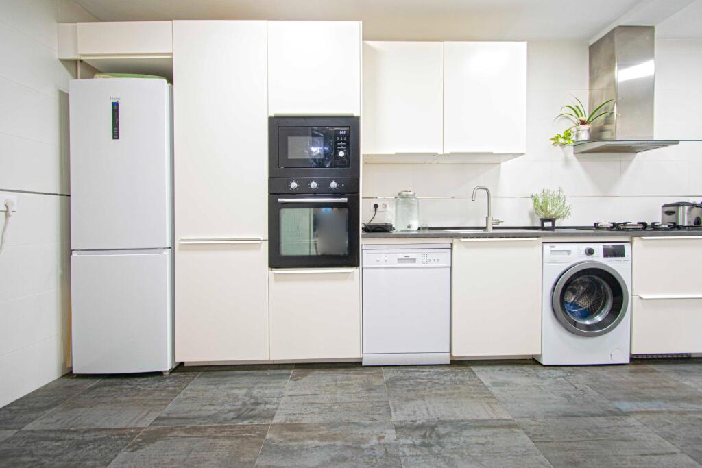 Chalet adosado en Santiponce - foto 3