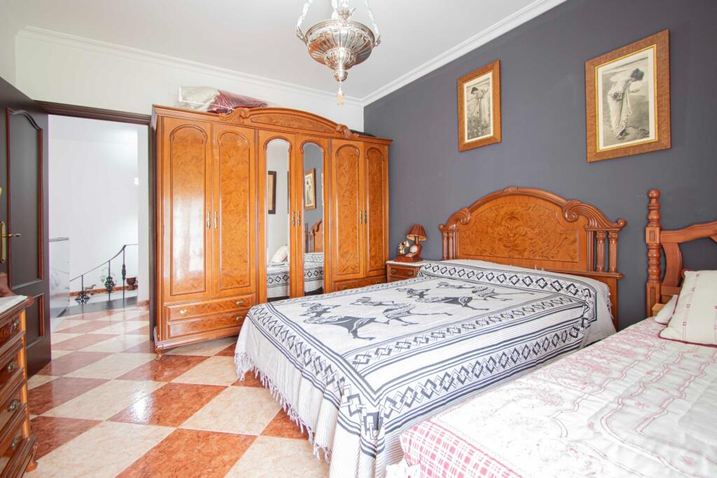 Chalet adosado en Santiponce - foto 31