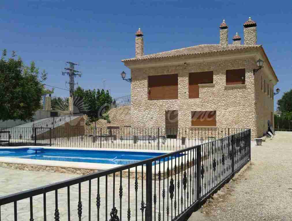 Foto casa-chalet en venta en villena alicante