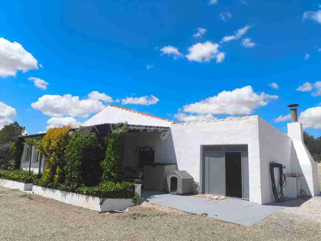 casa de campo-masía en venta en yecla murcia foto grande (2)