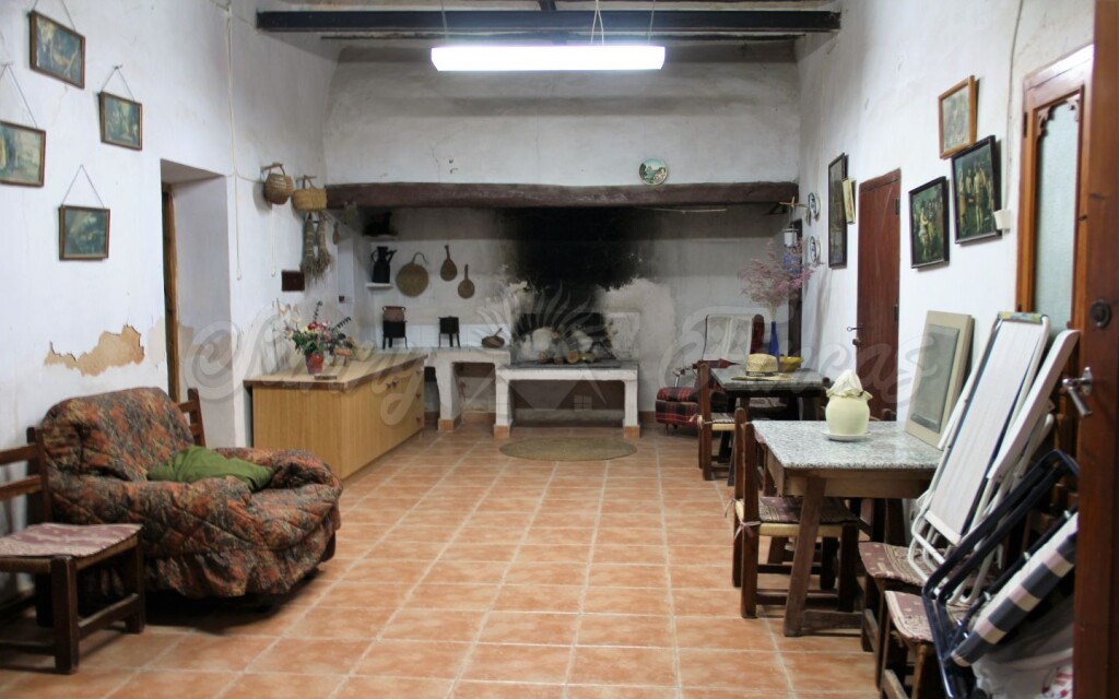 casa de campo-masía en venta en yecla murcia foto grande (2)