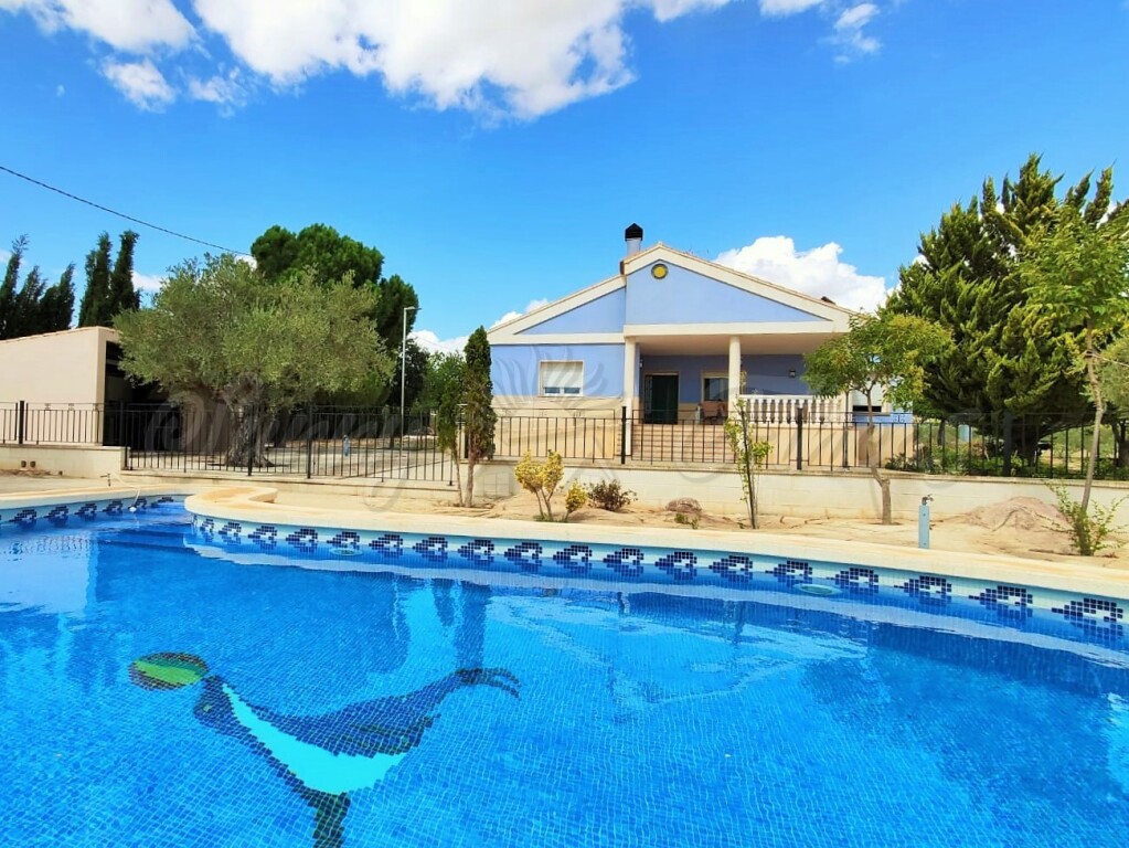 Foto casa-chalet en venta en yecla murcia