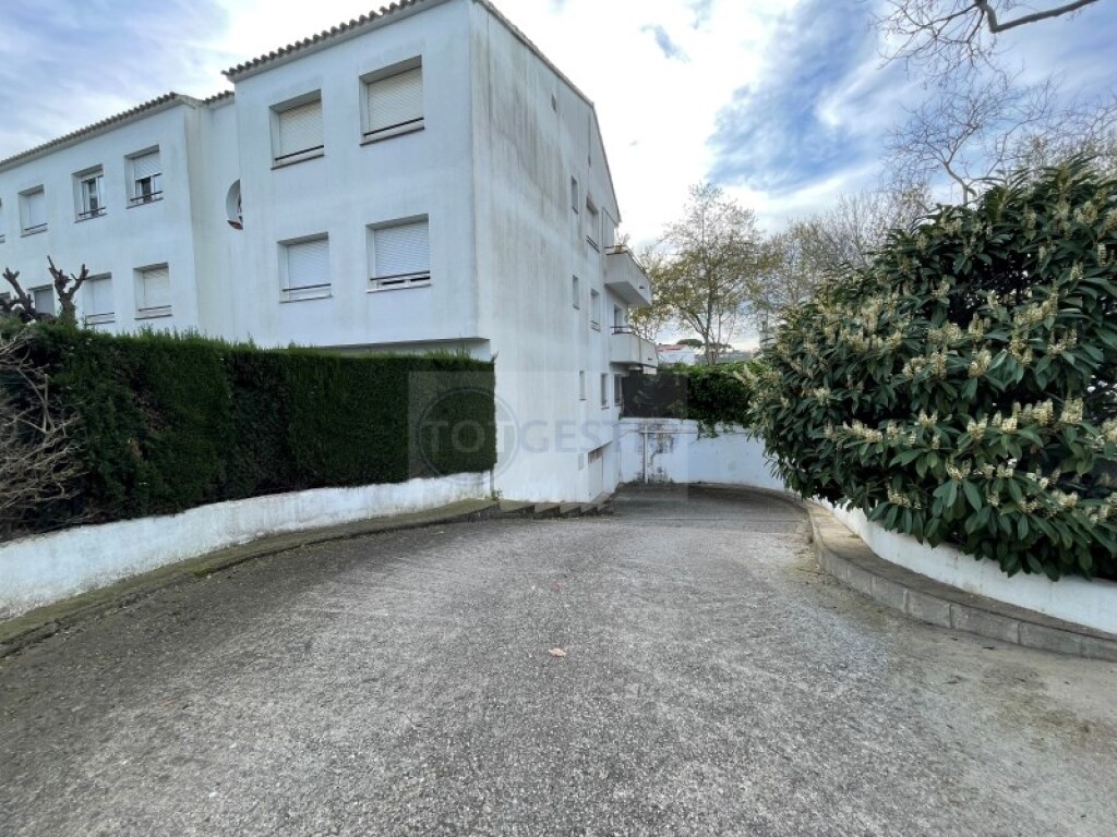 Foto parking coche en venta en castell platja d aro girona