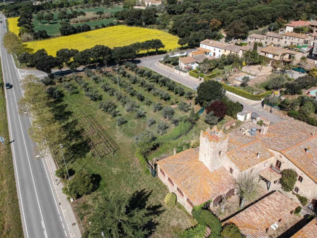 Foto local comercial en venta en castell platja d aro girona