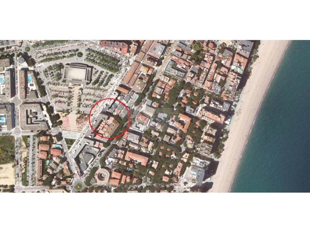 Foto local comercial en alquiler en castell platja d aro girona