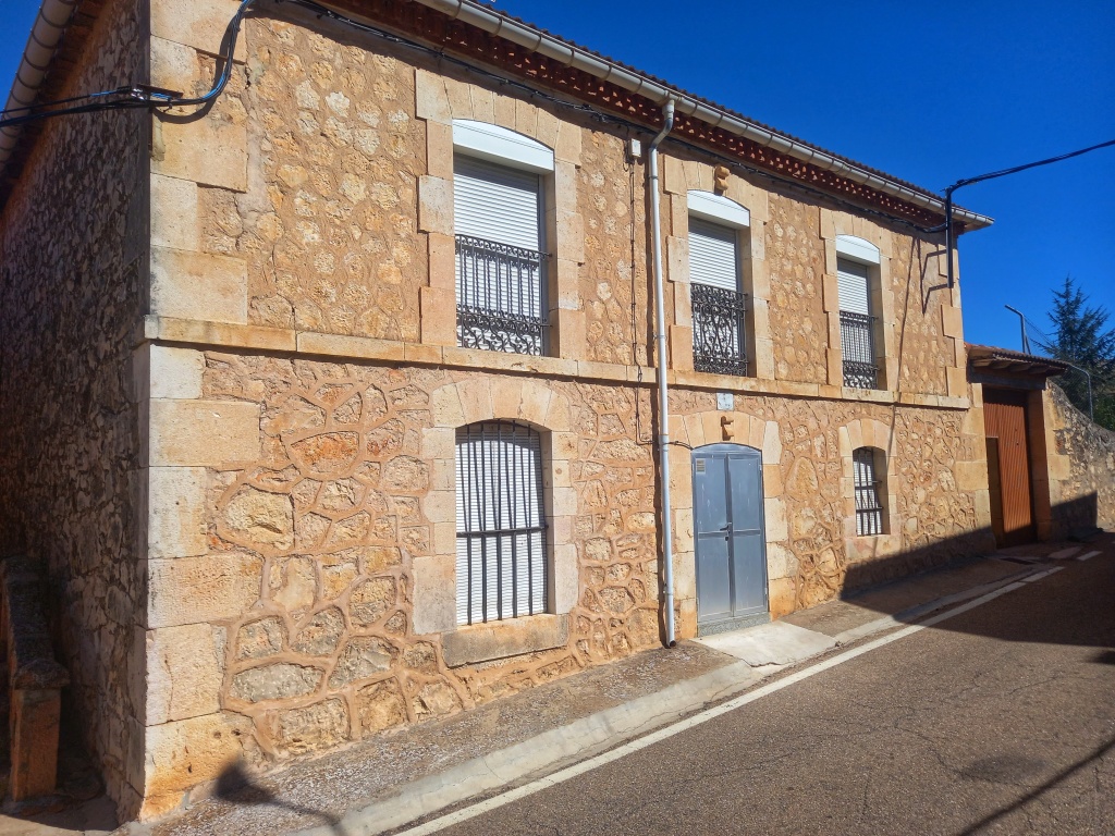 Foto casa-chalet en venta en fuentesoto segovia