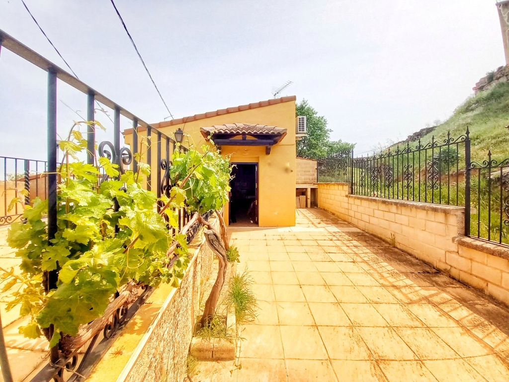 Vigas hormigon  de segunda mano - Casa de pueblo en Venta en Fuentespina Burgos