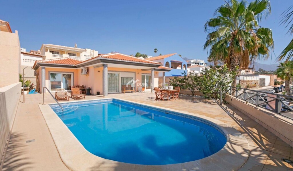Foto casa-chalet en venta en adeje santa cruz de tenerife