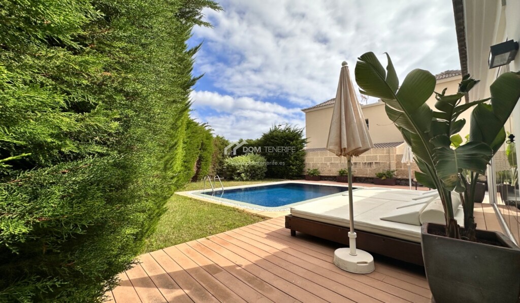 Foto casa-chalet en venta en adeje santa cruz de tenerife
