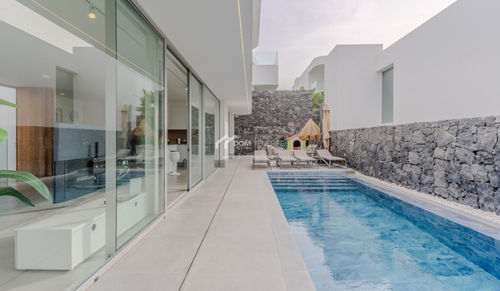 Foto casa-chalet en venta en adeje santa cruz de tenerife