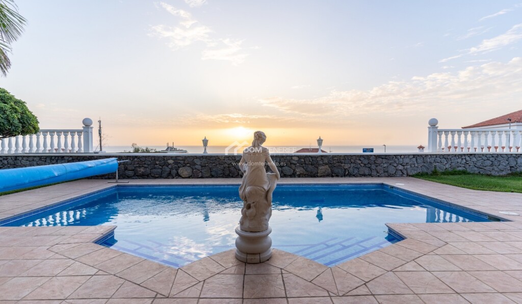 Foto casa-chalet en venta en guia de isora santa cruz de tenerife