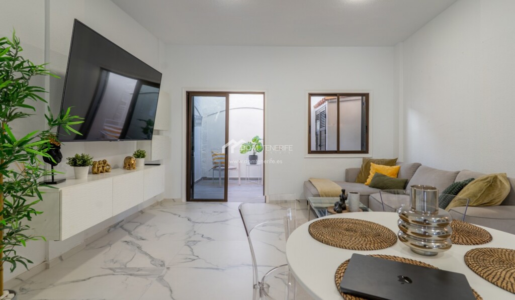 Foto casa-chalet en venta en arona santa cruz de tenerife