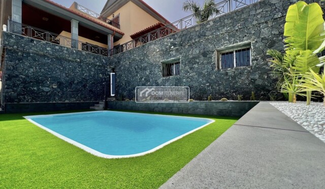 Foto casa-chalet en venta en adeje santa cruz de tenerife