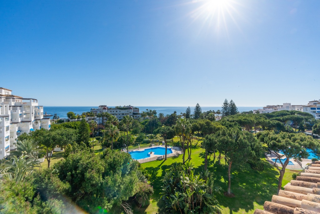 Piso semi nuevo  de segunda mano - Piso en Venta en Puerto Banús Málaga