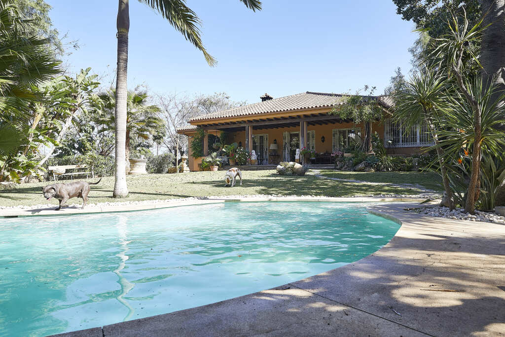 Terrrenos  de segunda mano - Casa-Chalet en Venta en Nueva Andalucia Málaga