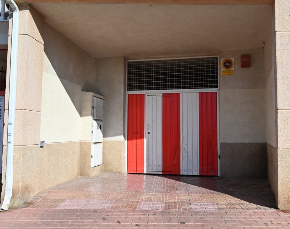 Foto parking coche en venta en torrevieja alicante