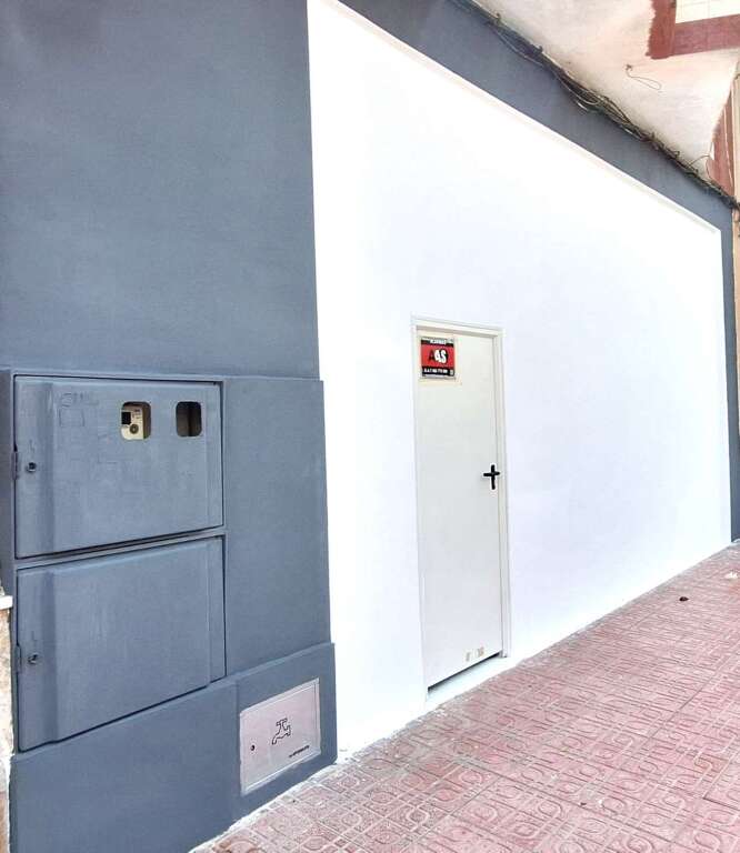 Foto local comercial en venta en torrevieja alicante
