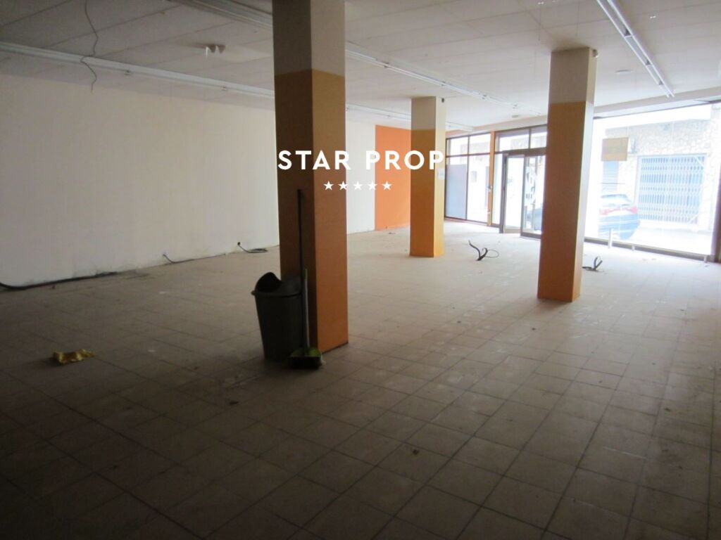 Foto local comercial en llançà