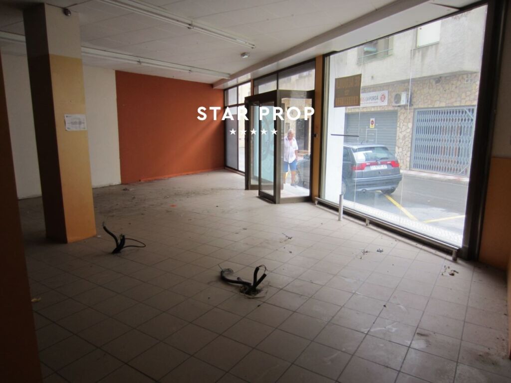 local comercial en llançà foto grande (3)
