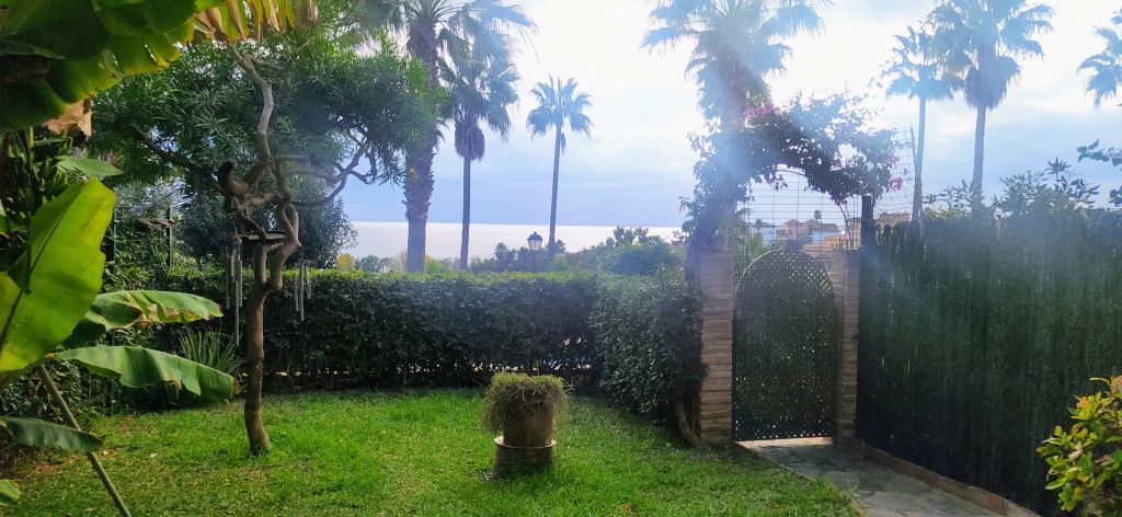 Foto adosada en venta en alcaidesa, la cádiz