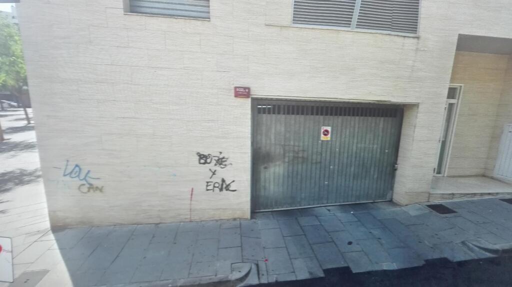 Foto parking coche en venta en constanti tarragona