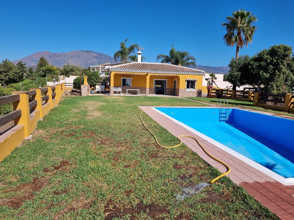 Foto casa de campo-masía en venta en estepona málaga